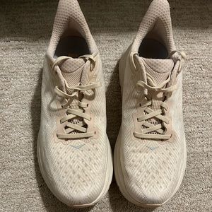 hoka clifton 9 shifting sand/egg nog women 9
